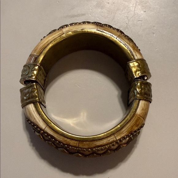 Vintage Made In India Gold Tone Tribal Large Cuff Bangle Statement Bracelet - Picture 2 of 4